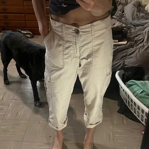 Lee Khaki Capris relaxed fit